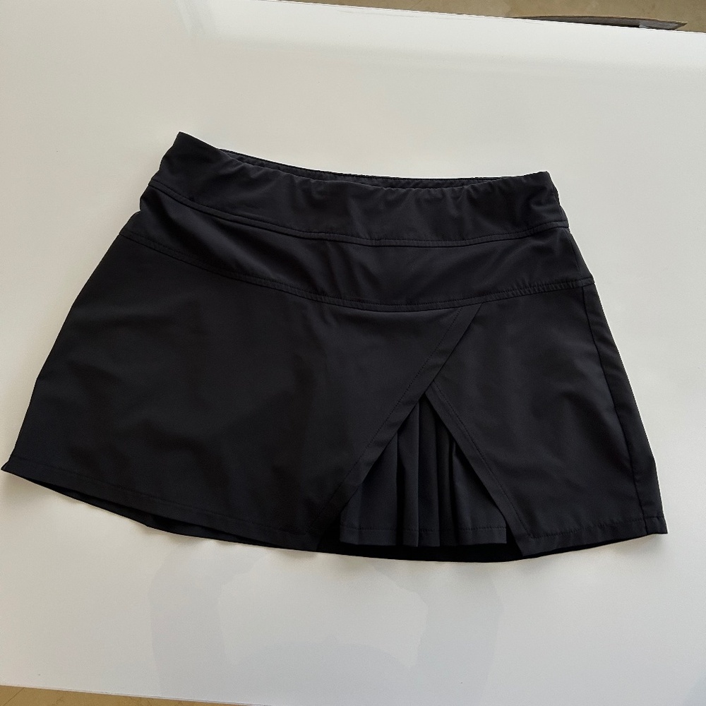 Athleta black athletic skirt/skort. Size M